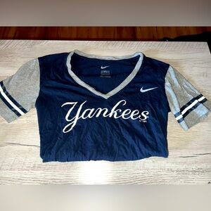 Women’s Yankees V-Neck Tee